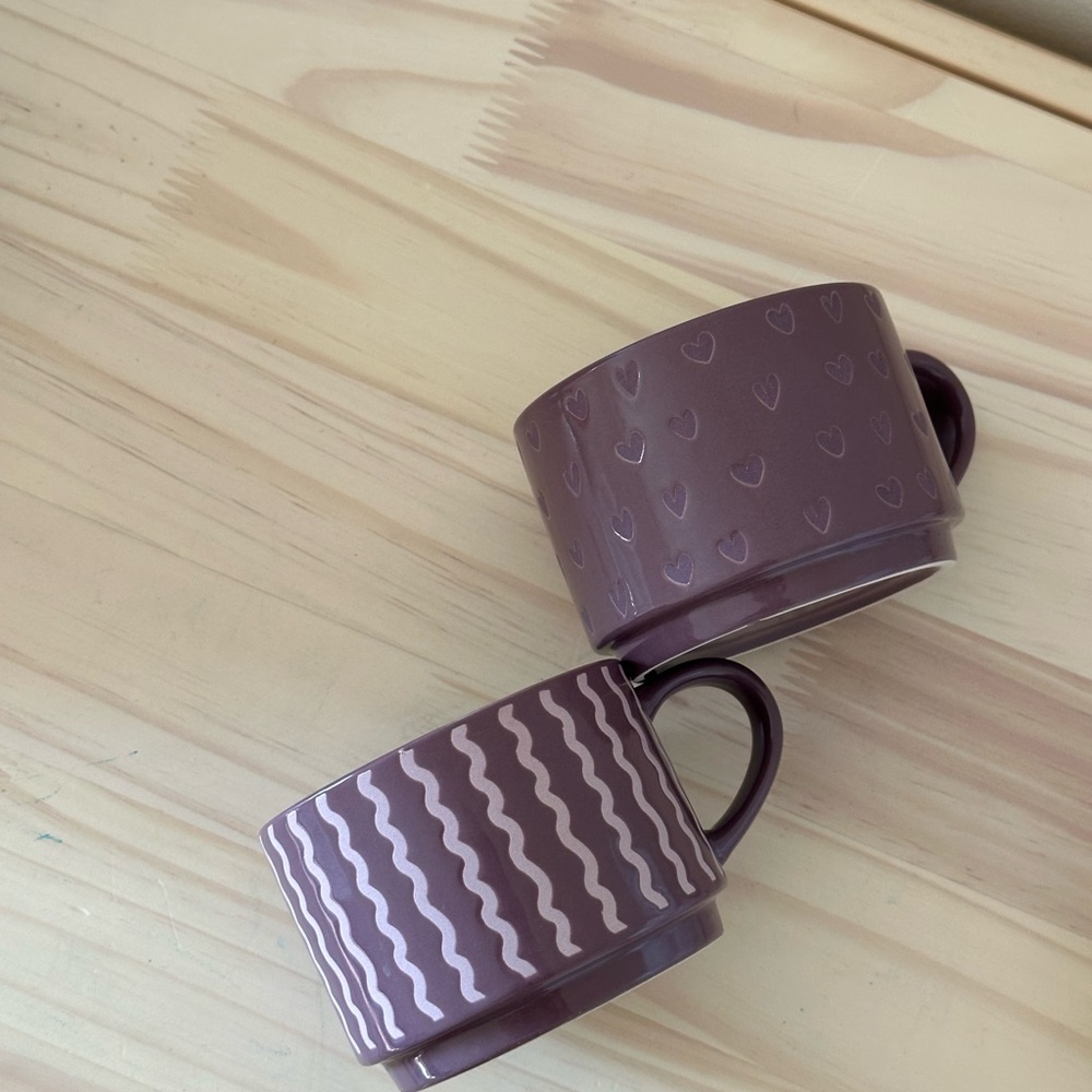 Heart and Wave Patterned Brown Mugs